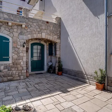 2505c Apartman *